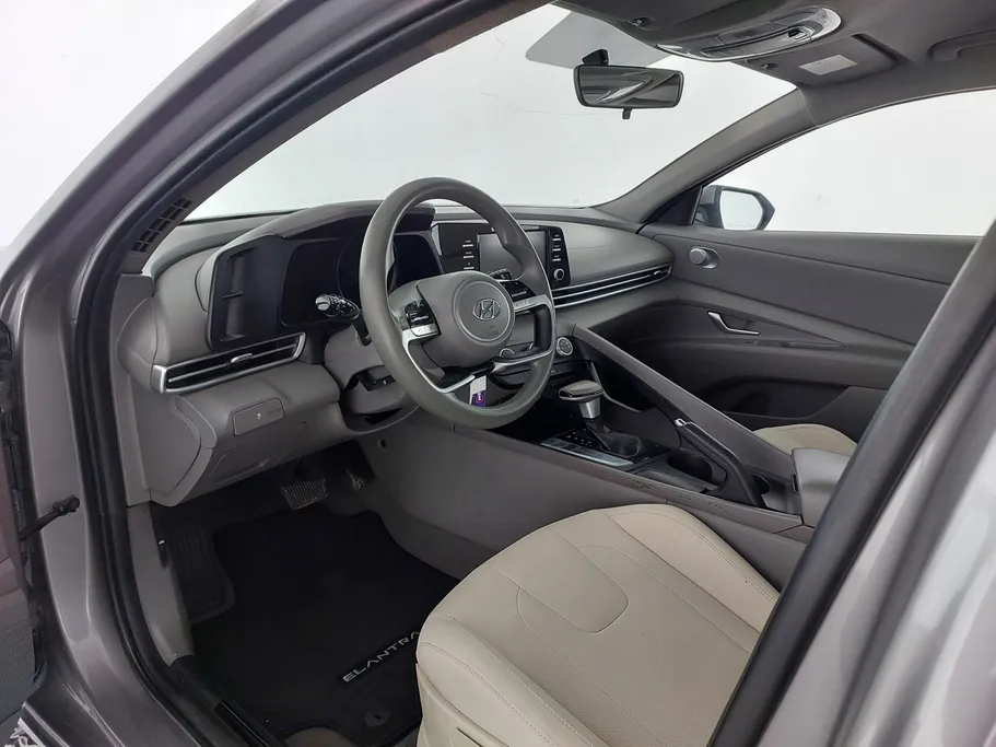 2022 Hyundai Elantra Smart 