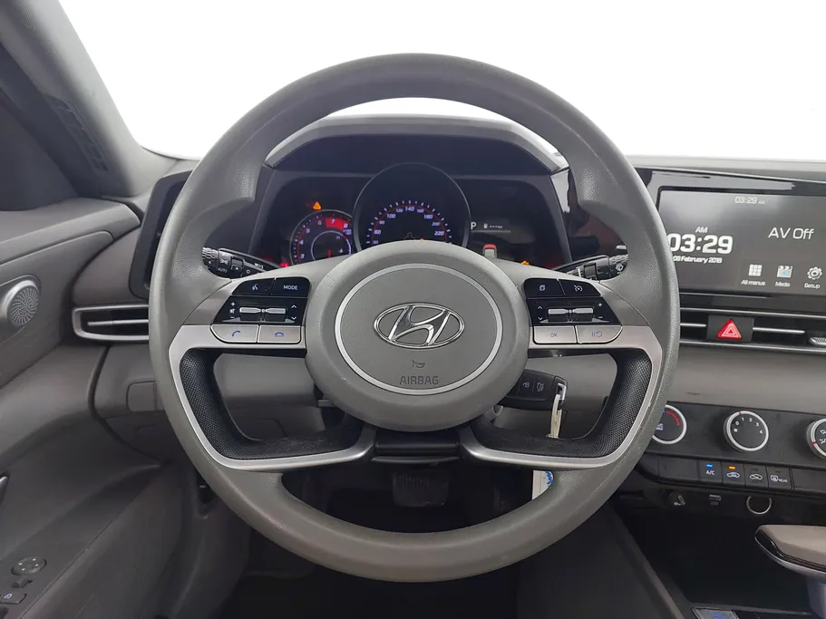 2022 Hyundai Elantra Smart 