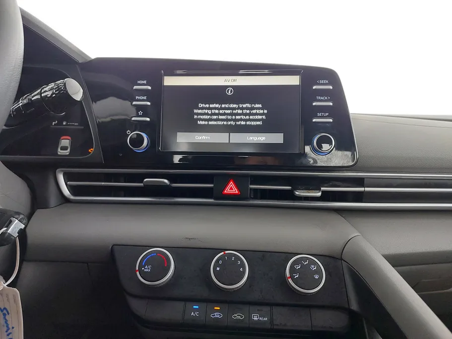 2022 Hyundai Elantra Smart 