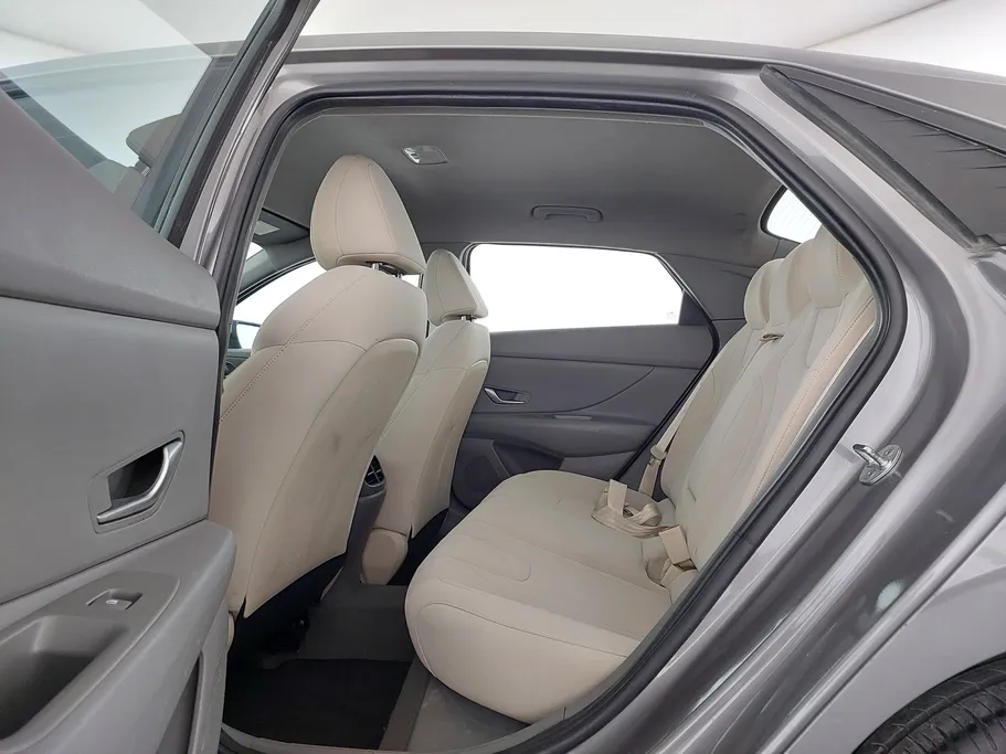 2022 Hyundai Elantra Smart 