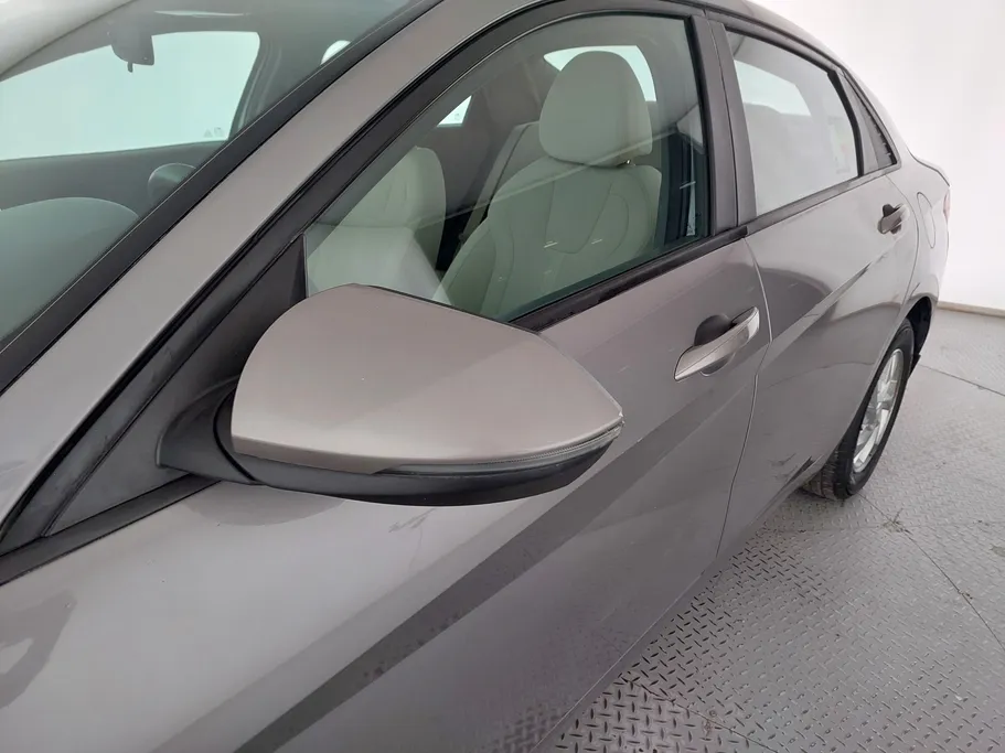 2022 Hyundai Elantra Smart 