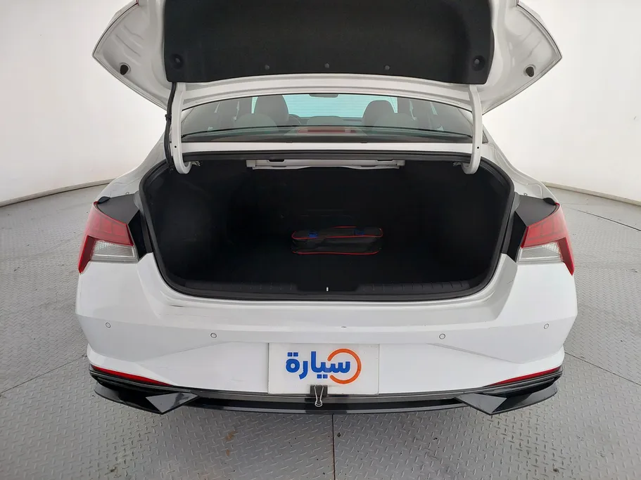 2022 Hyundai Elantra Smart 