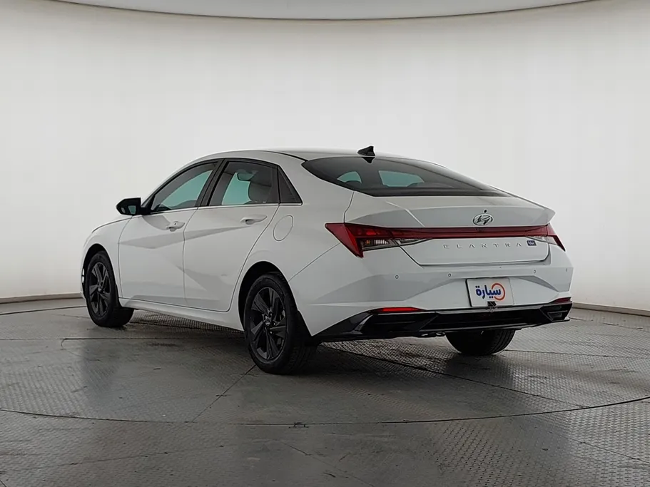 2022 Hyundai Elantra Smart 