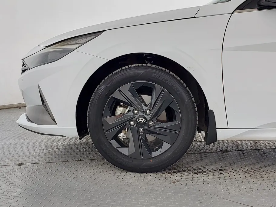 2022 Hyundai Elantra Smart 