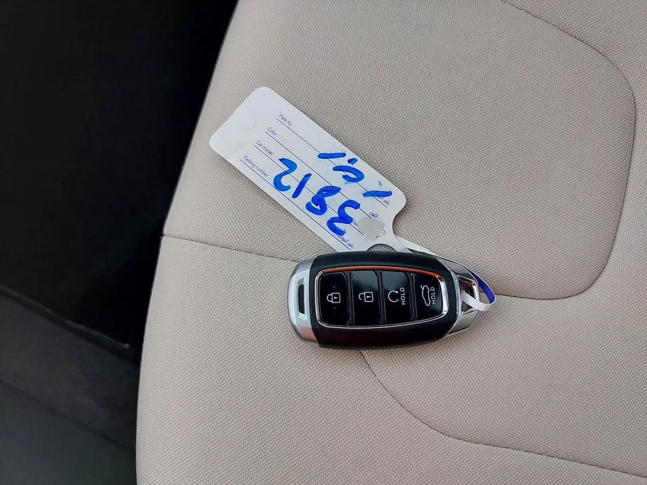 2022 Hyundai Elantra Smart 