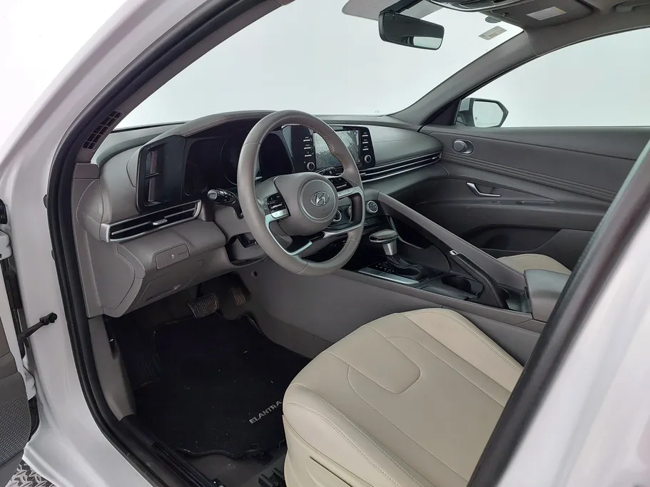 2022 Hyundai Elantra Smart 