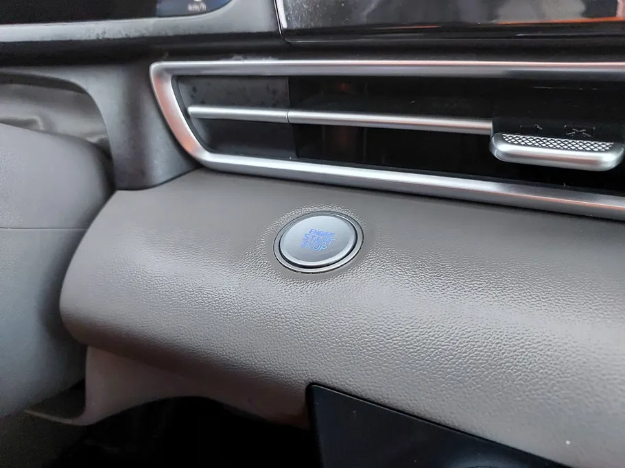 2022 Hyundai Elantra Smart 