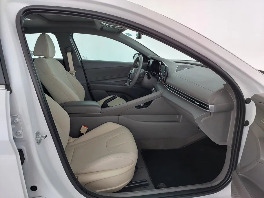 2022 Hyundai Elantra Smart 