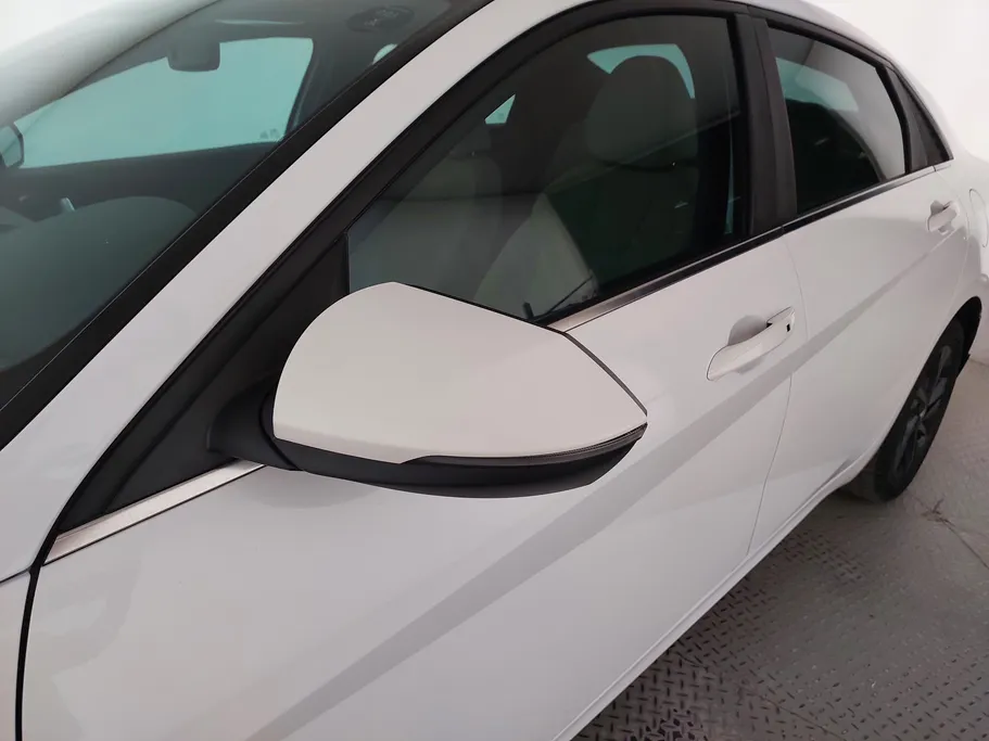 2022 Hyundai Elantra Smart 