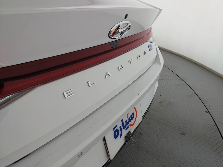 2022 Hyundai Elantra Smart 