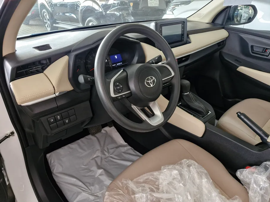 2024 Toyota Yaris  Y 
