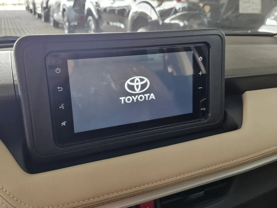 2024 Toyota Yaris  Y 