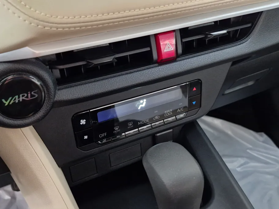 2024 Toyota Yaris  Y 