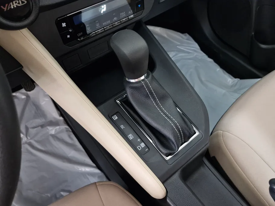 2024 Toyota Yaris  Y 