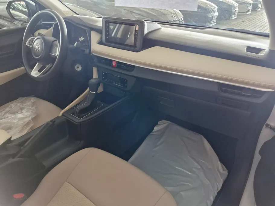 2024 Toyota Yaris  Y 