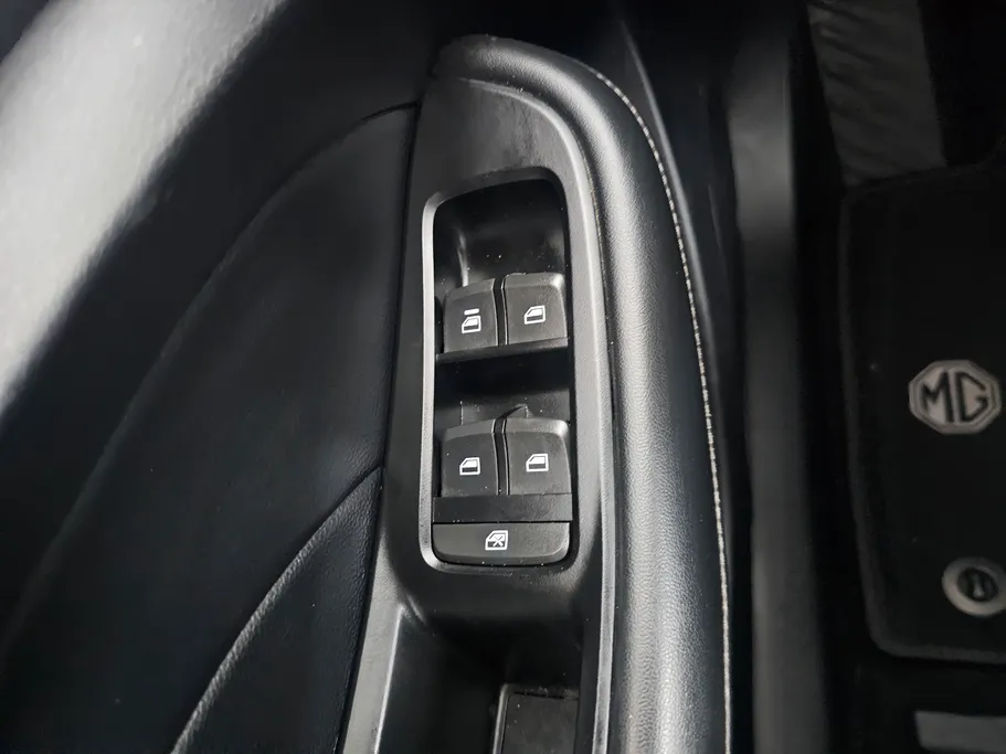 2022 MG 5 LUX 