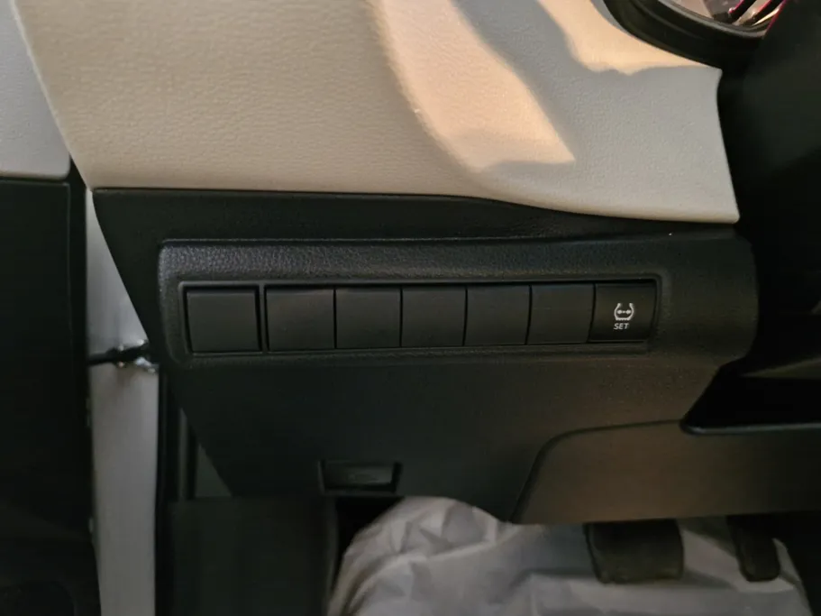 تويوتا كورولا XLI 2023 