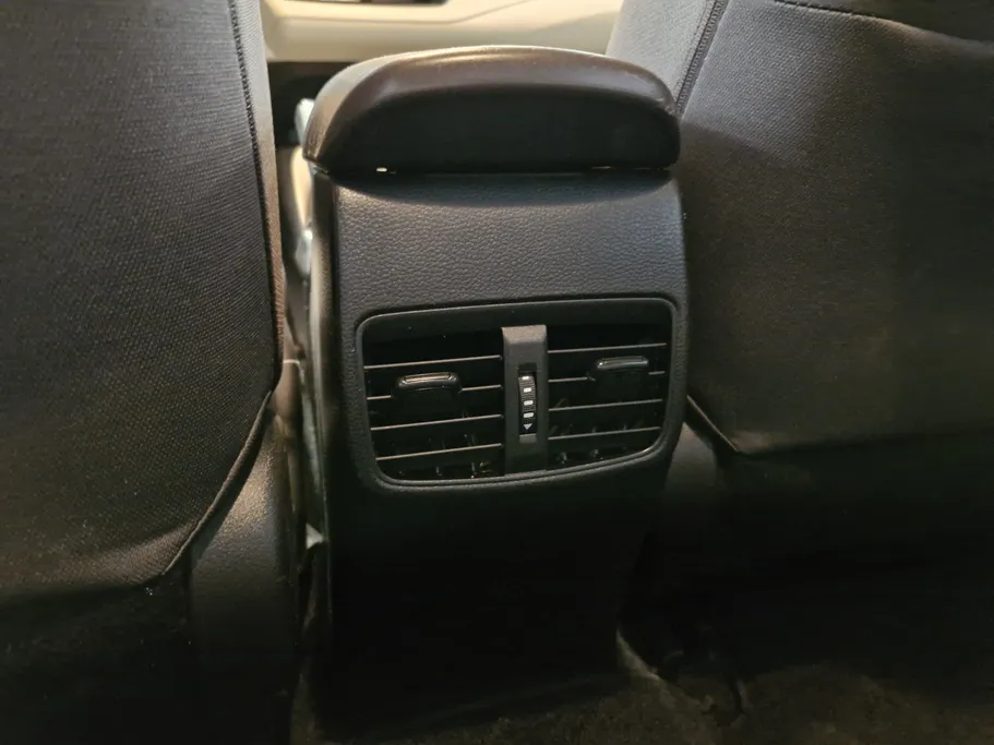 تويوتا كورولا XLI 2023 