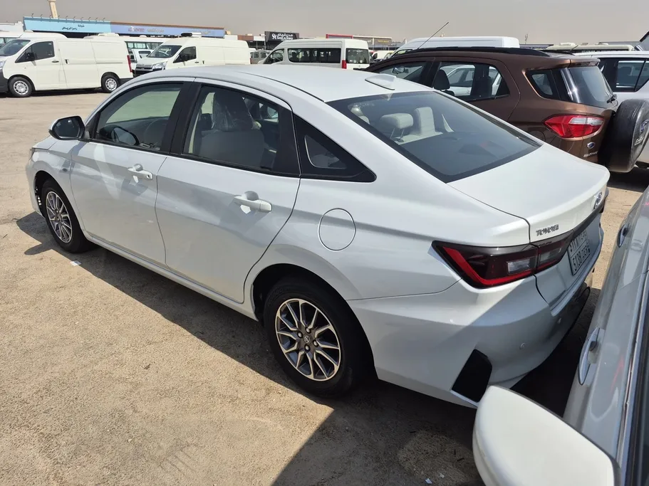2024 Toyota Yaris  Y 
