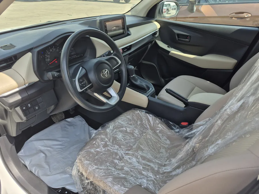 2024 Toyota Yaris  Y 