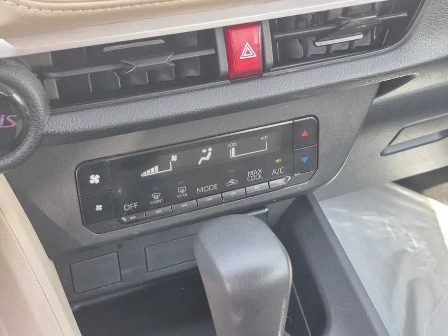 2024 Toyota Yaris  Y 