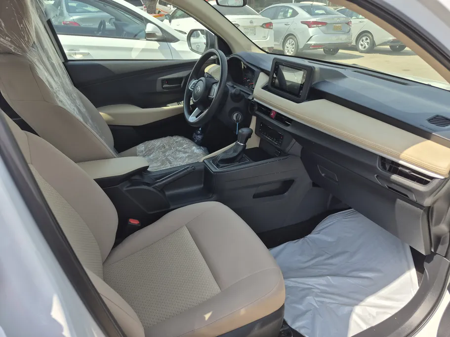 2024 Toyota Yaris  Y 