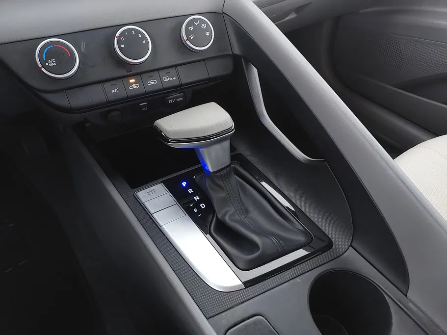 2023 Hyundai Elantra Fleet 