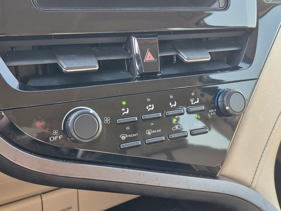 2023 Toyota Camry  LE 