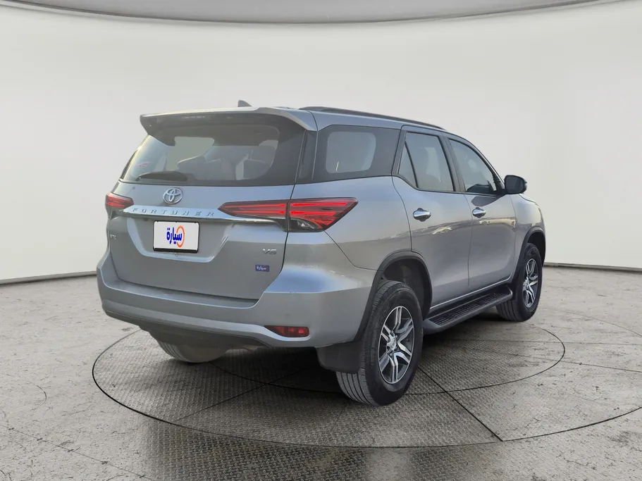 2023 Toyota Fortuner VX 