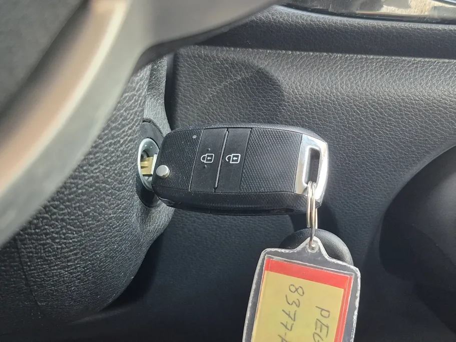 2023 Kia Pegas LX 