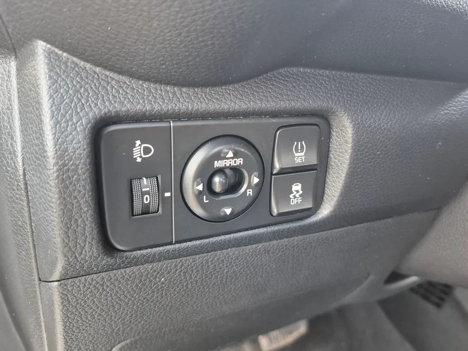 2023 Kia Pegas LX 