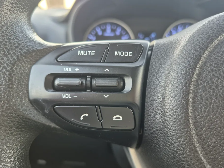 2023 Kia Pegas LX 
