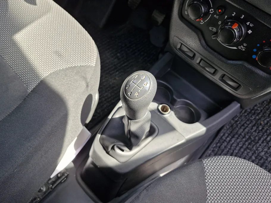 2021 Renault Docker Van بضاعة 
