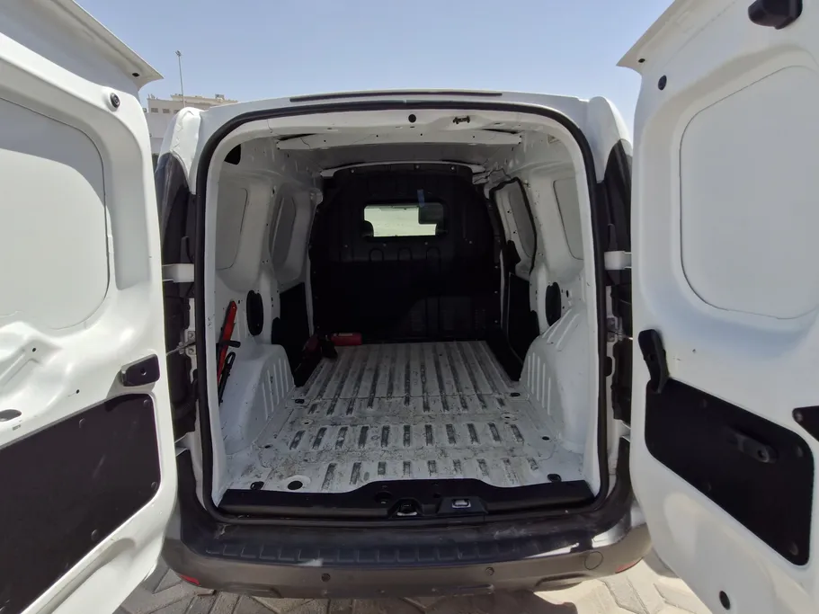 2021 Renault Docker Van بضاعة 