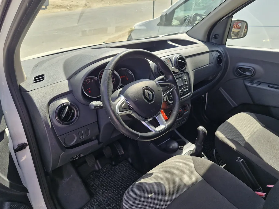2022 Renault Docker Van بضاعة 