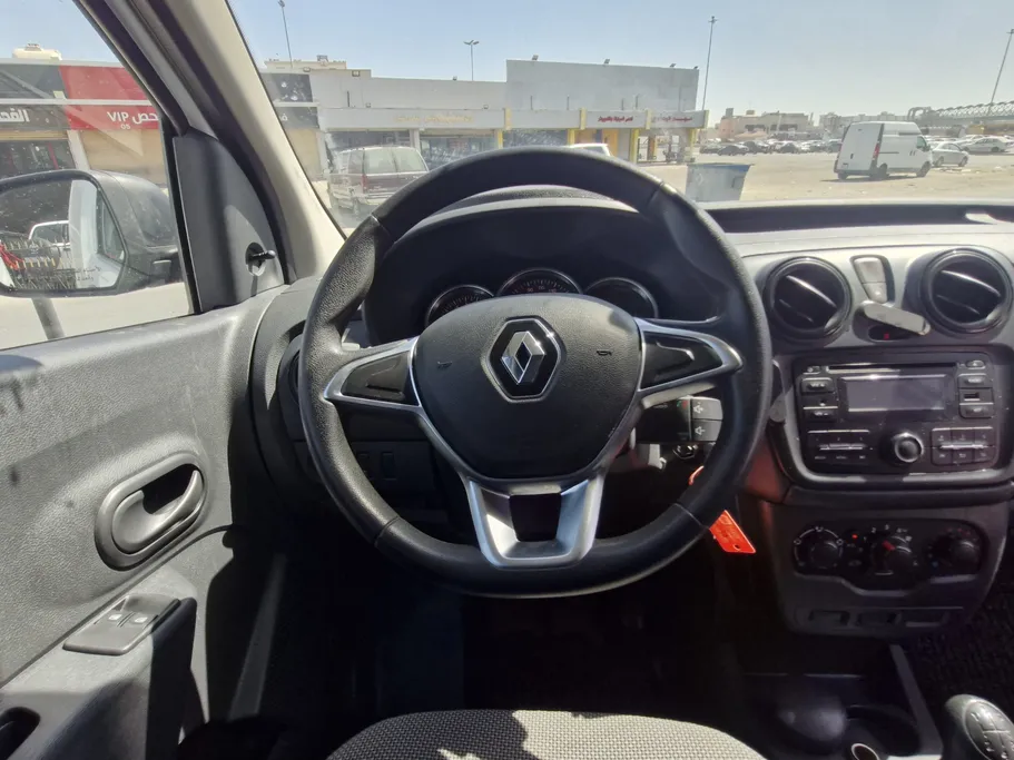 2022 Renault Docker Van بضاعة 