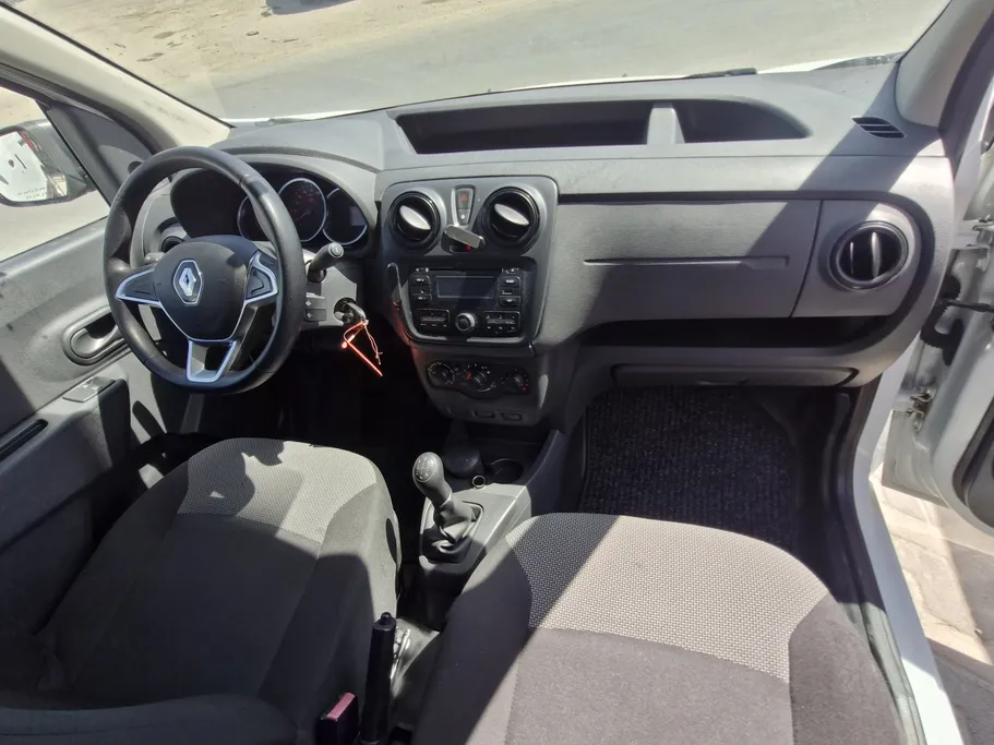 2022 Renault Docker Van بضاعة 