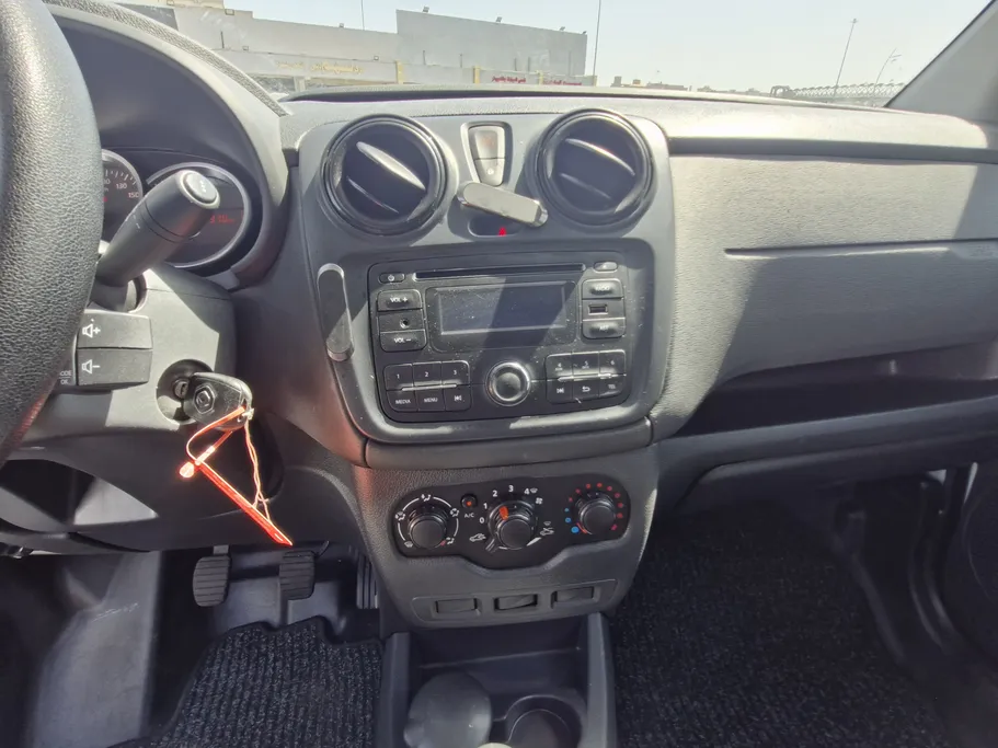 2022 Renault Docker Van بضاعة 