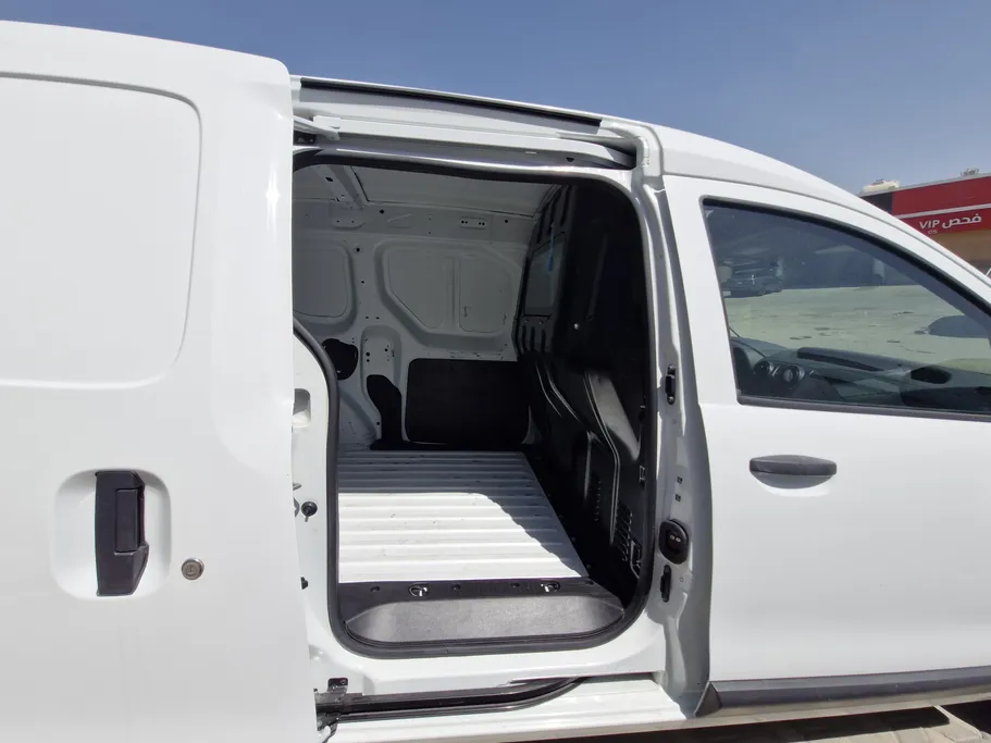 2022 Renault Docker Van بضاعة 