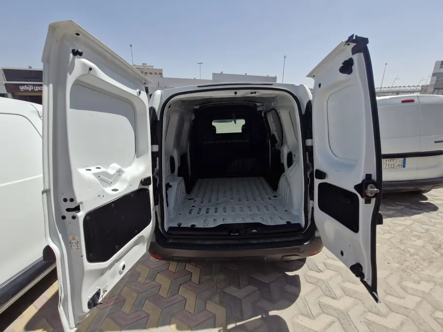 2022 Renault Docker Van بضاعة 