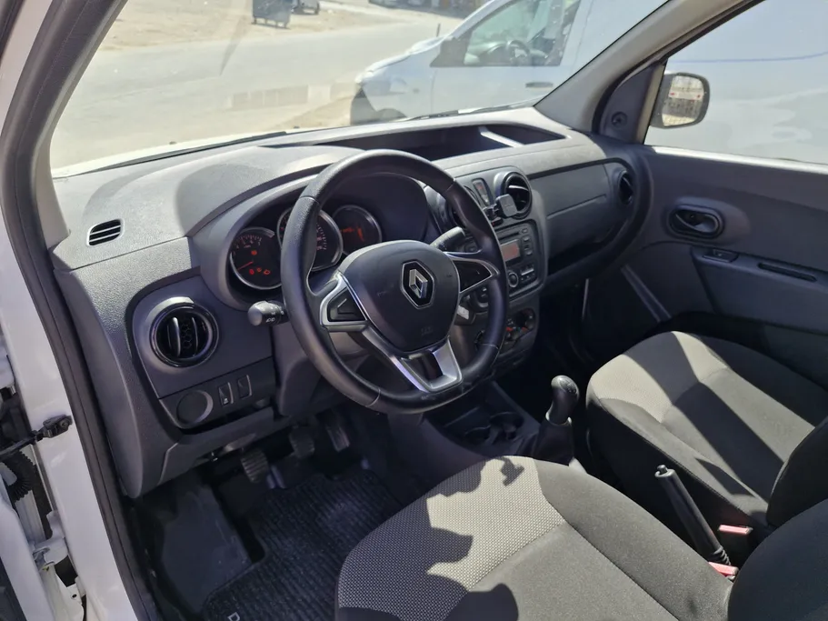 2021 Renault Docker Van بضاعة 