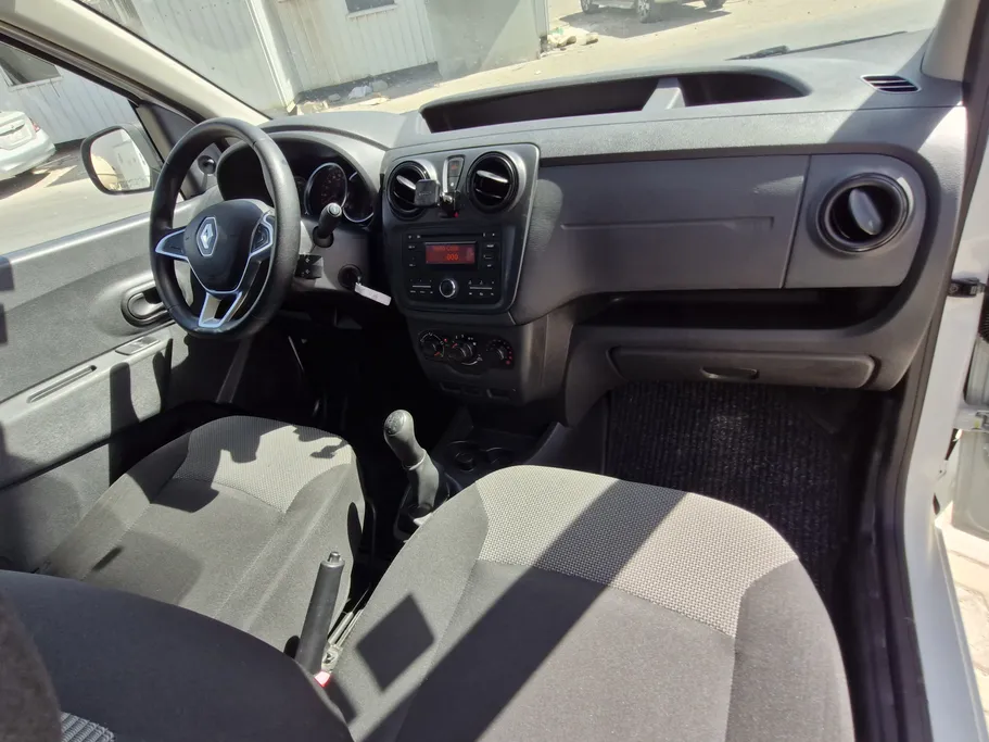 2021 Renault Docker Van بضاعة 