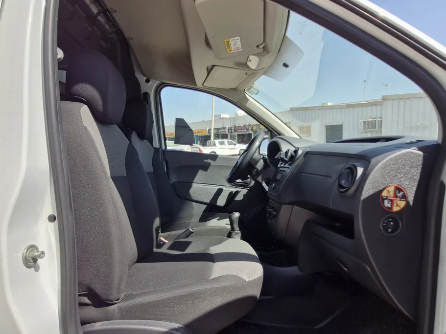 2021 Renault Docker Van بضاعة 