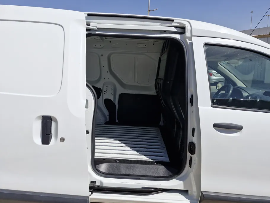 2021 Renault Docker Van بضاعة 