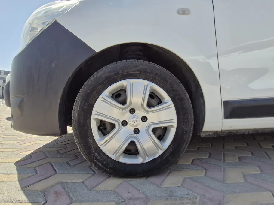 2022 Renault Docker Van بضاعة 