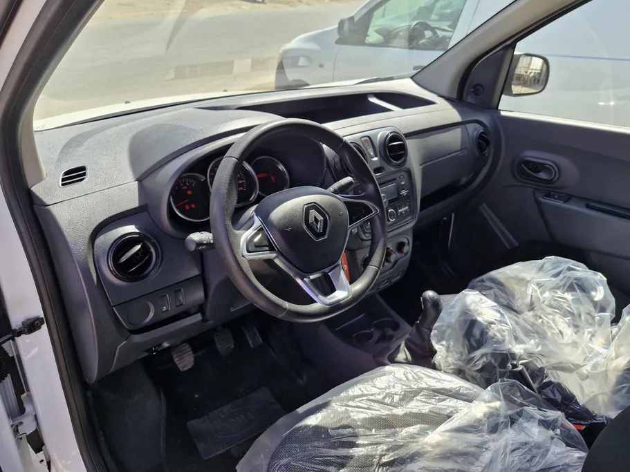 2022 Renault Docker Van بضاعة 