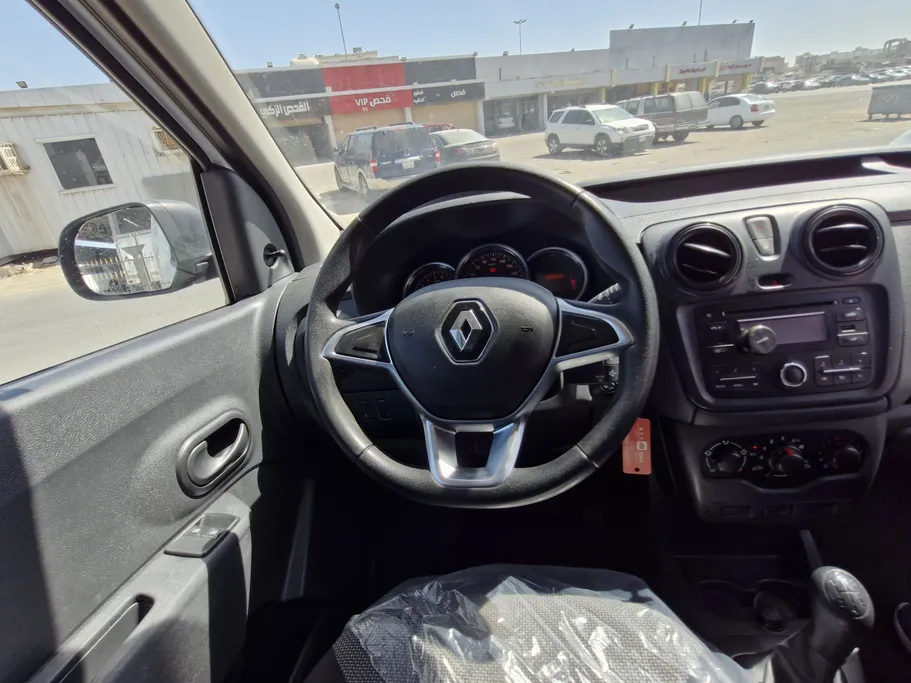 2022 Renault Docker Van بضاعة 