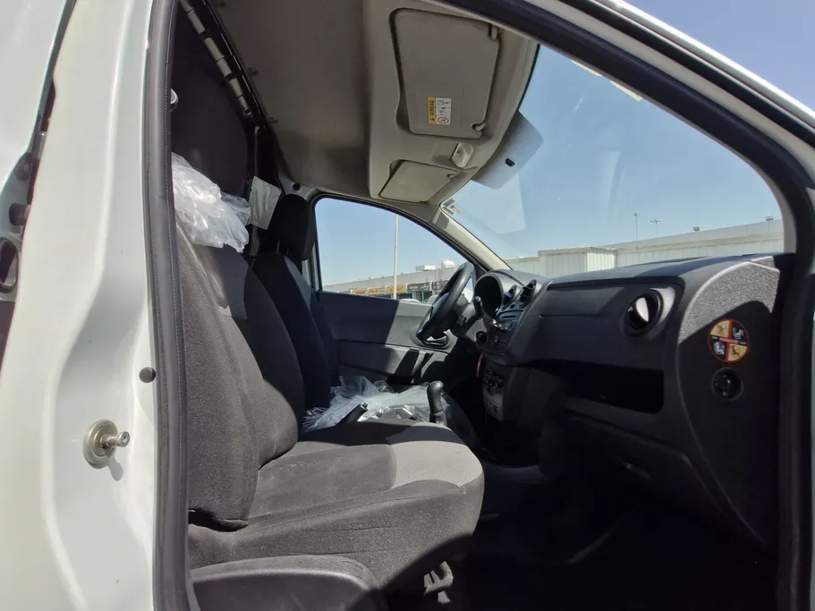 2022 Renault Docker Van بضاعة 