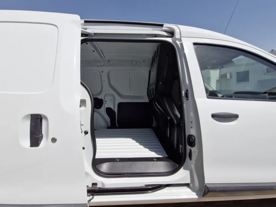 2022 Renault Docker Van بضاعة 