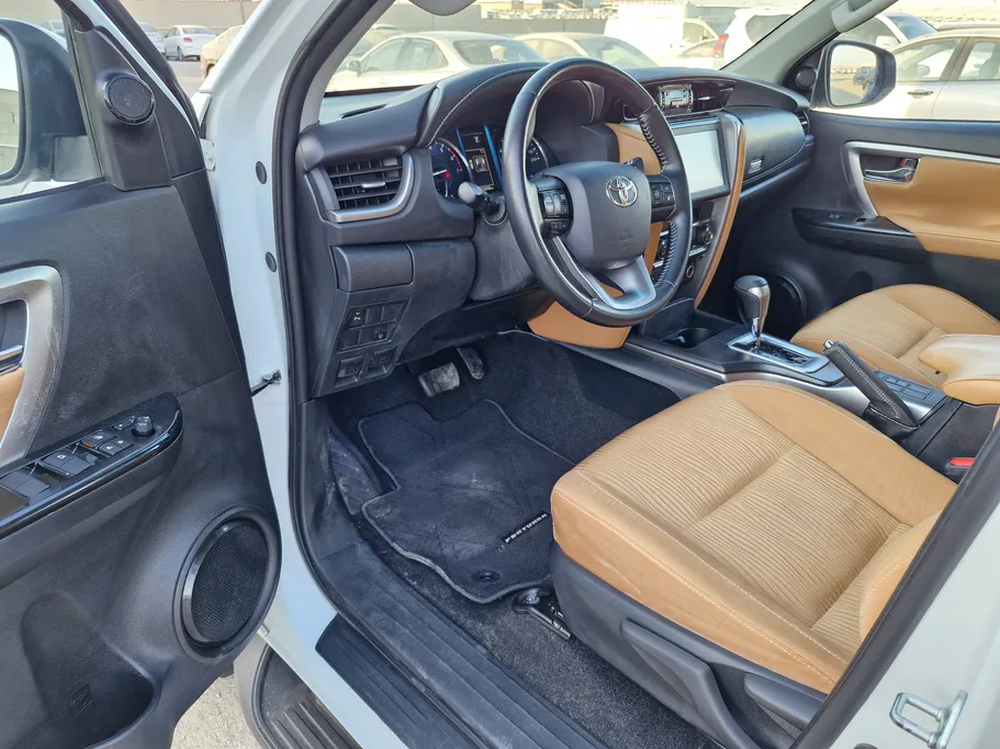 2023 Toyota Fortuner VX 